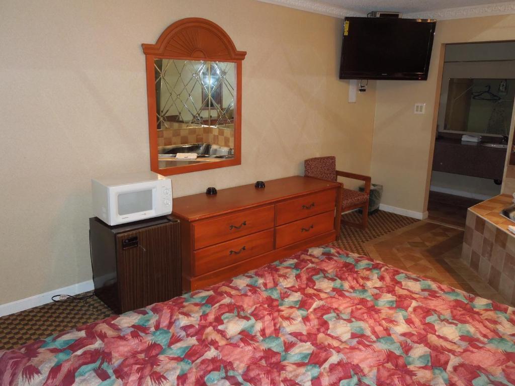 غالاوي Red Carpet Inn Absecon الغرفة الصورة